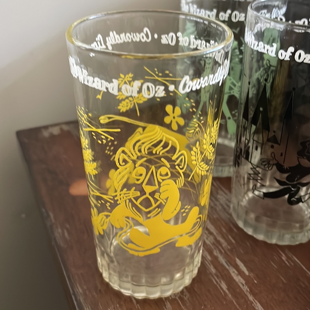 Wizard of Oz switch peanut butter character glass set - Picture 5 of 7